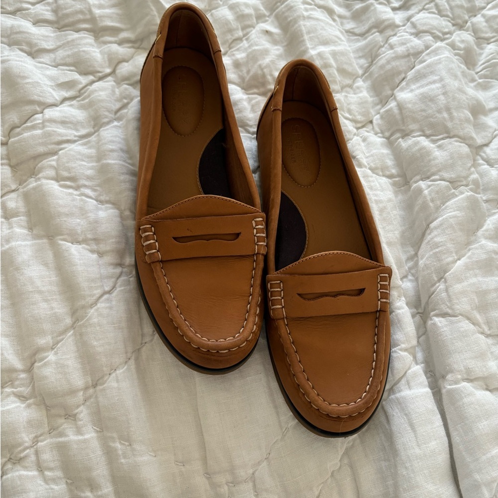 Sherry Topsider Penny Loafer. Size 7